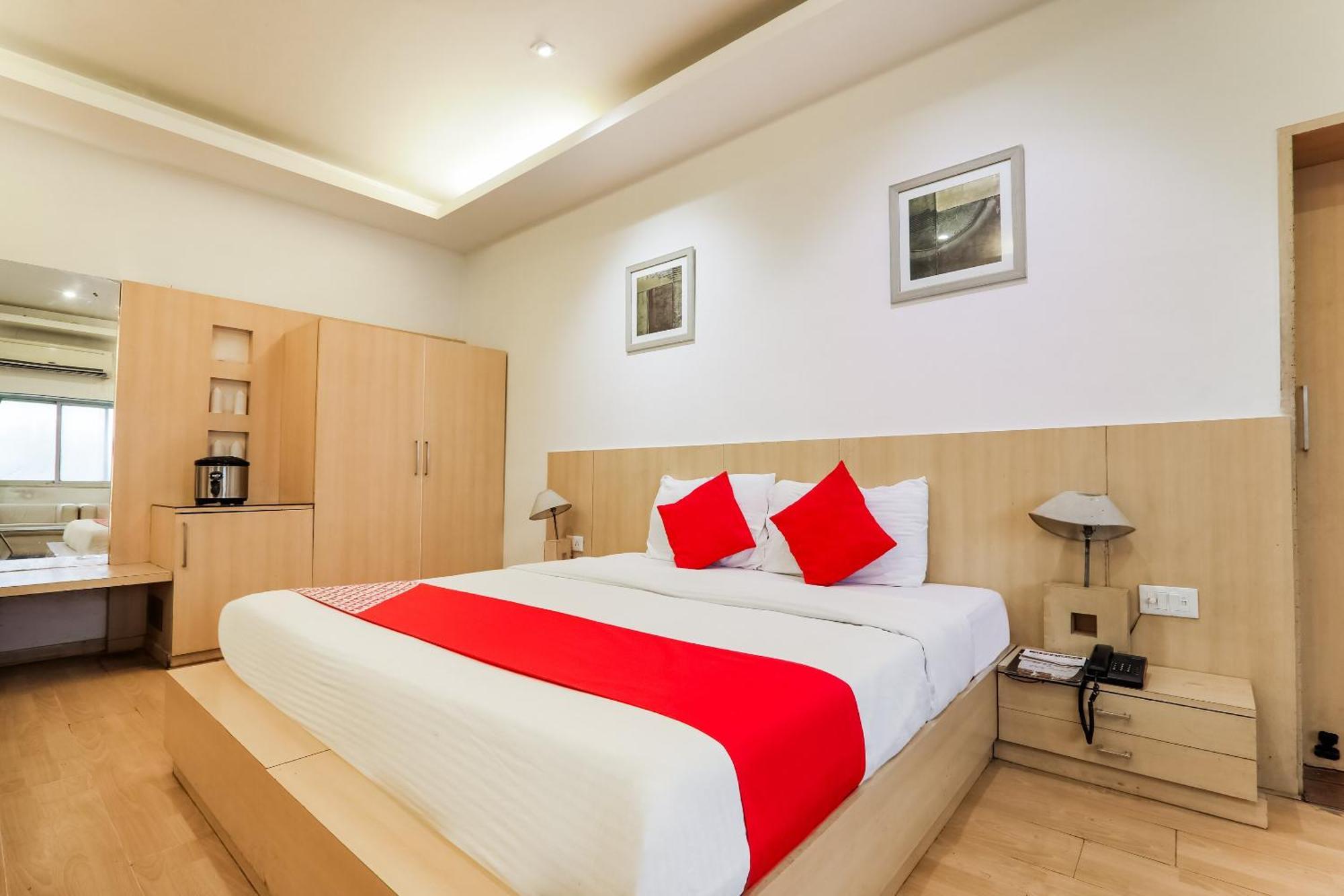 Hotel Sita Kiran Bareilly Exteriör bild