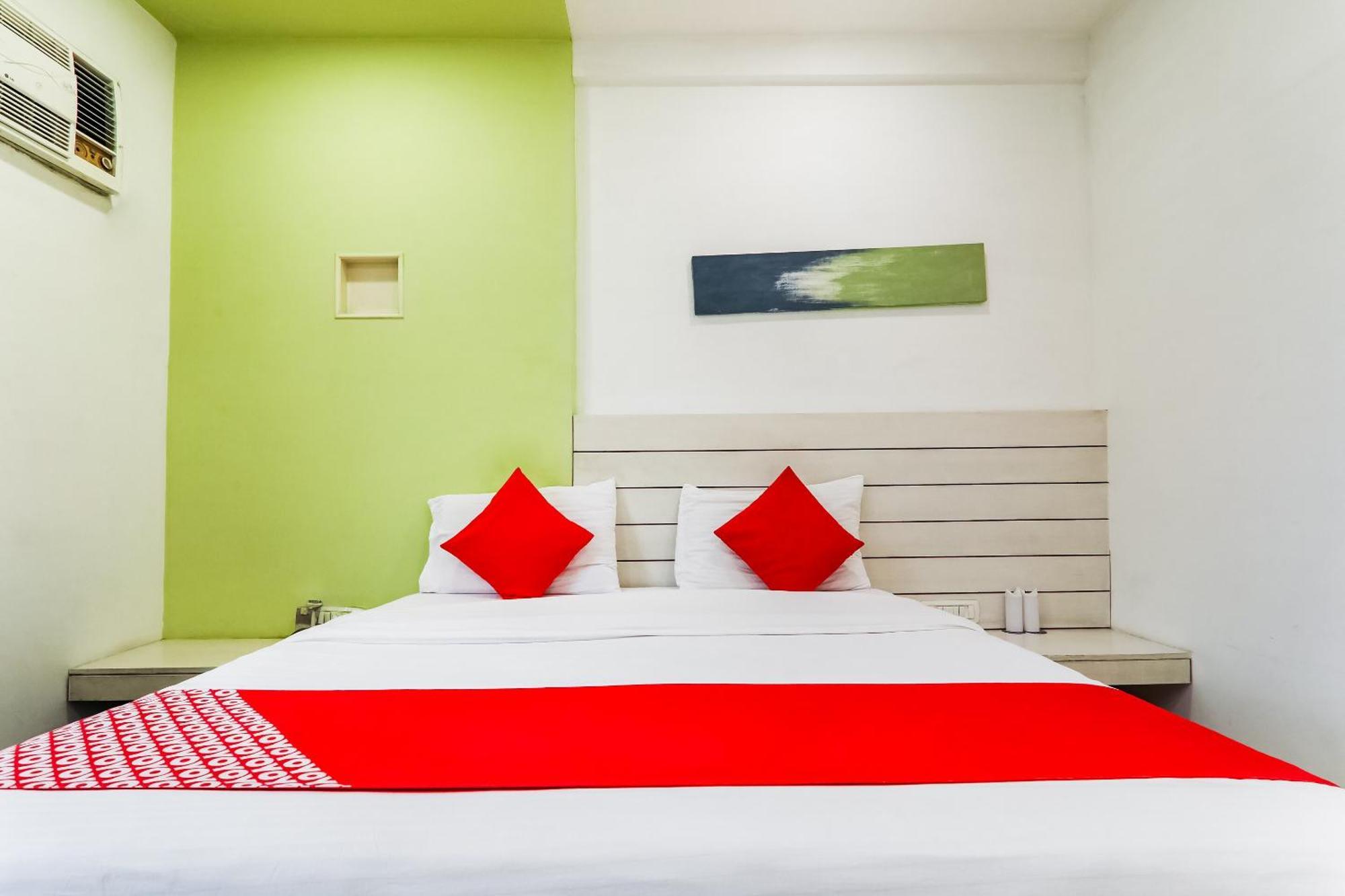 Hotel Sita Kiran Bareilly Exteriör bild