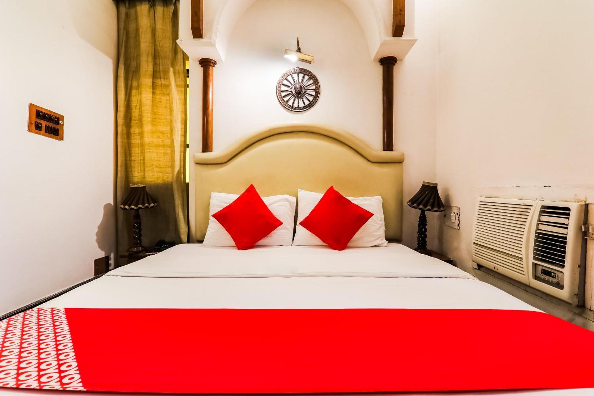 Hotel Sita Kiran Bareilly Exteriör bild