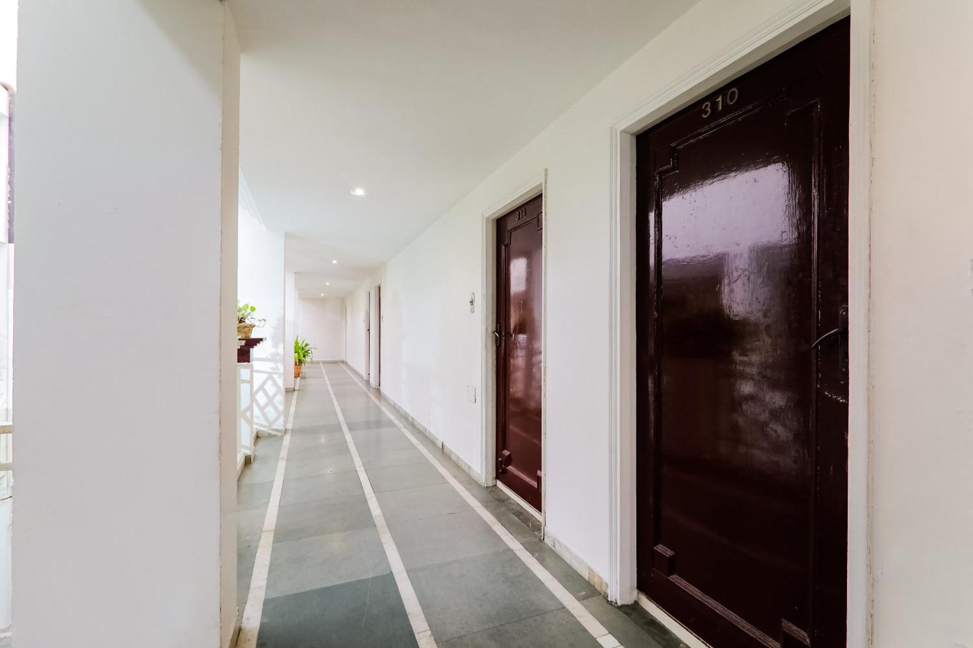 Hotel Sita Kiran Bareilly Exteriör bild