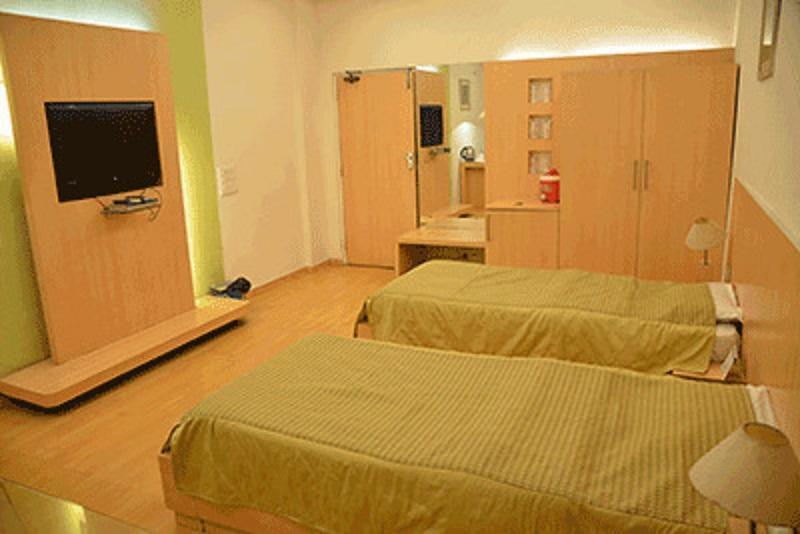 Hotel Sita Kiran Bareilly Exteriör bild